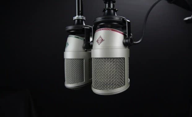 Why starting a PODCAST can TRANSFORM your business: Ask yourself 3 Questions 6 Uncover the Power of Starting a PODCAST for Business Transformation: Key Questions to Consider"